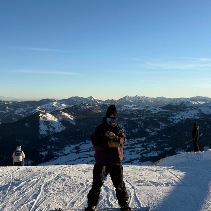 snowboard-instructor-bakuriani